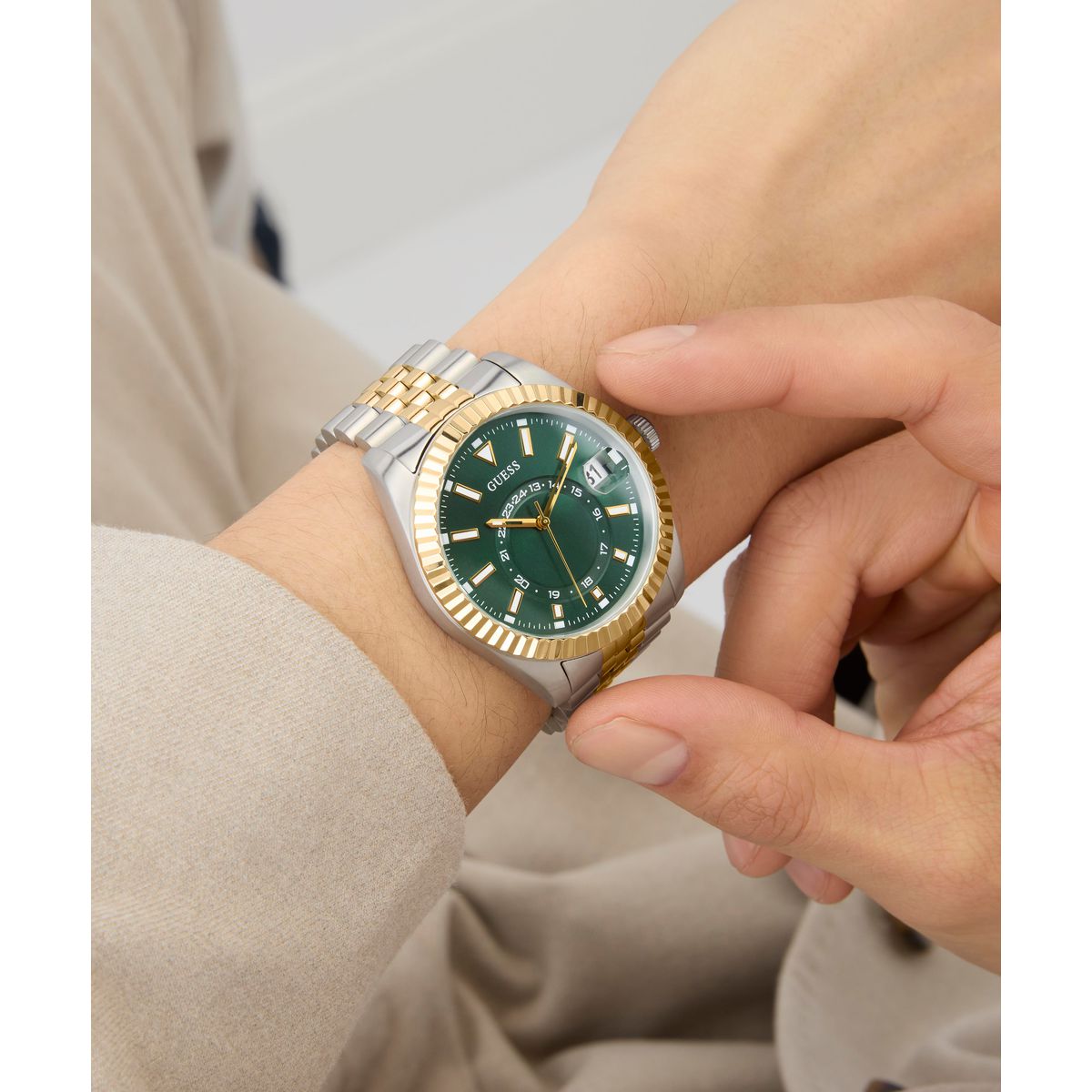 GUESS Mens WATCH GW0977G4
