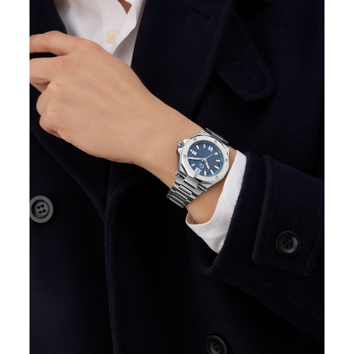 Gc Legacy Sleek Metal Men Watch Blue Dial Silver Stainless Steel Bracelet Z67001G7