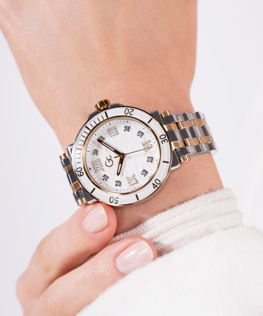 GC  Women's ANALOG WATCH Z45002L1MF