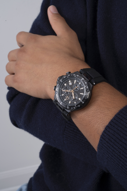 GC  Men's ANALOG WATCH Y81008G2MF