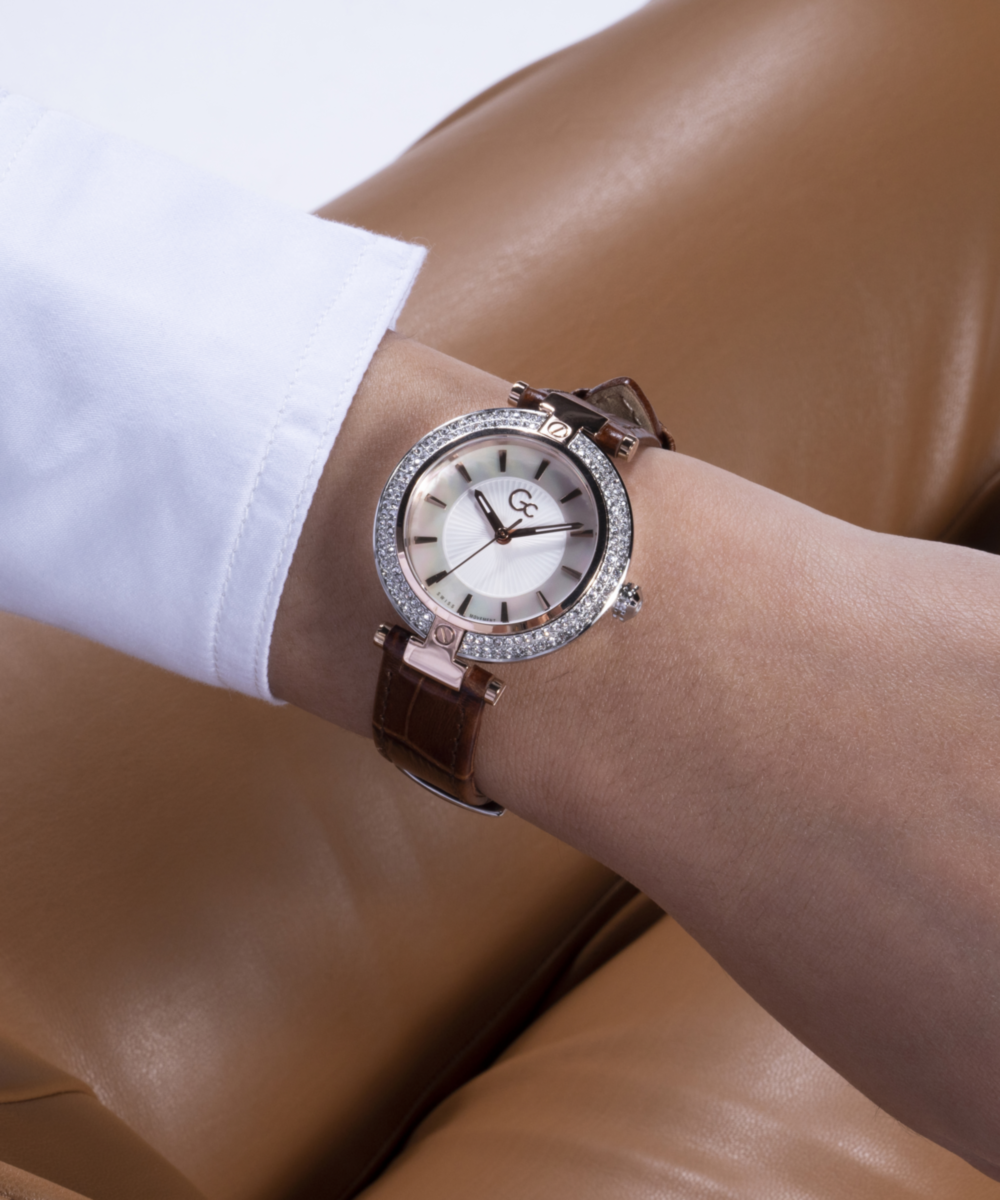 GC  Women's ANALOG WATCH Z22004L1MF