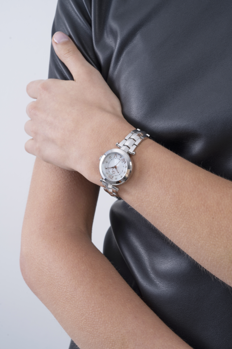 GC  Women's ANALOG WATCH Y93005L1MF