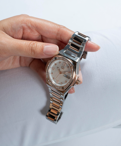 GC  Women's ANALOG WATCH Y98005L1MF