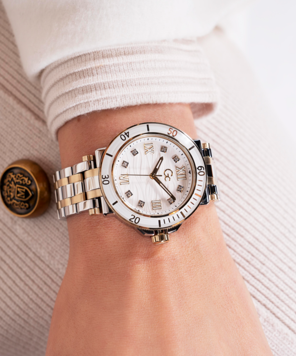GC  Women's ANALOG WATCH Z45002L1MF