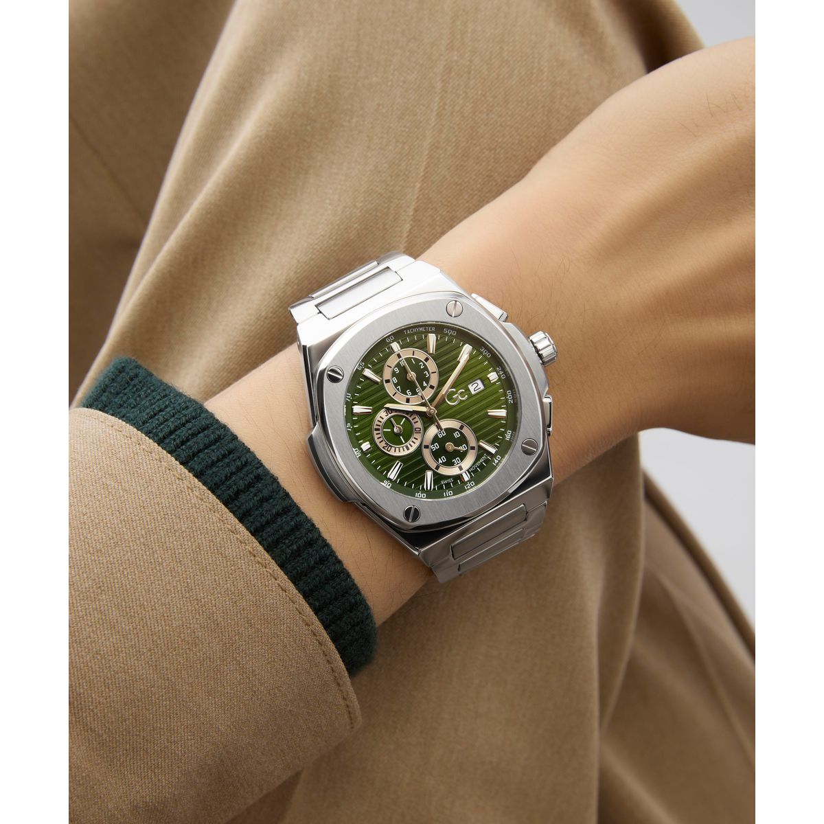 Gc Coussin Shape Chrono Metal Men Y99024G9