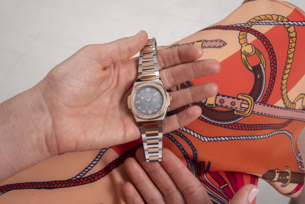 GC  Women's ANALOG WATCH