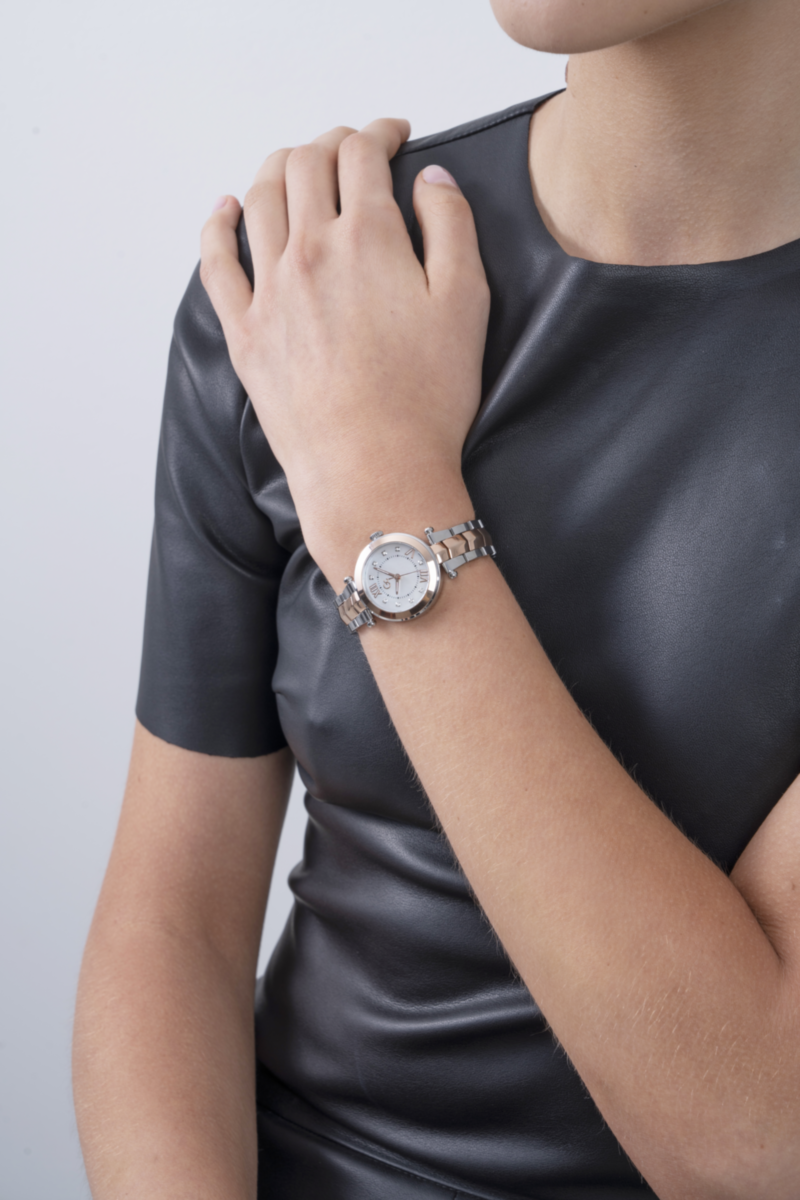 GC  Women's ANALOG WATCH Y93004L1MF