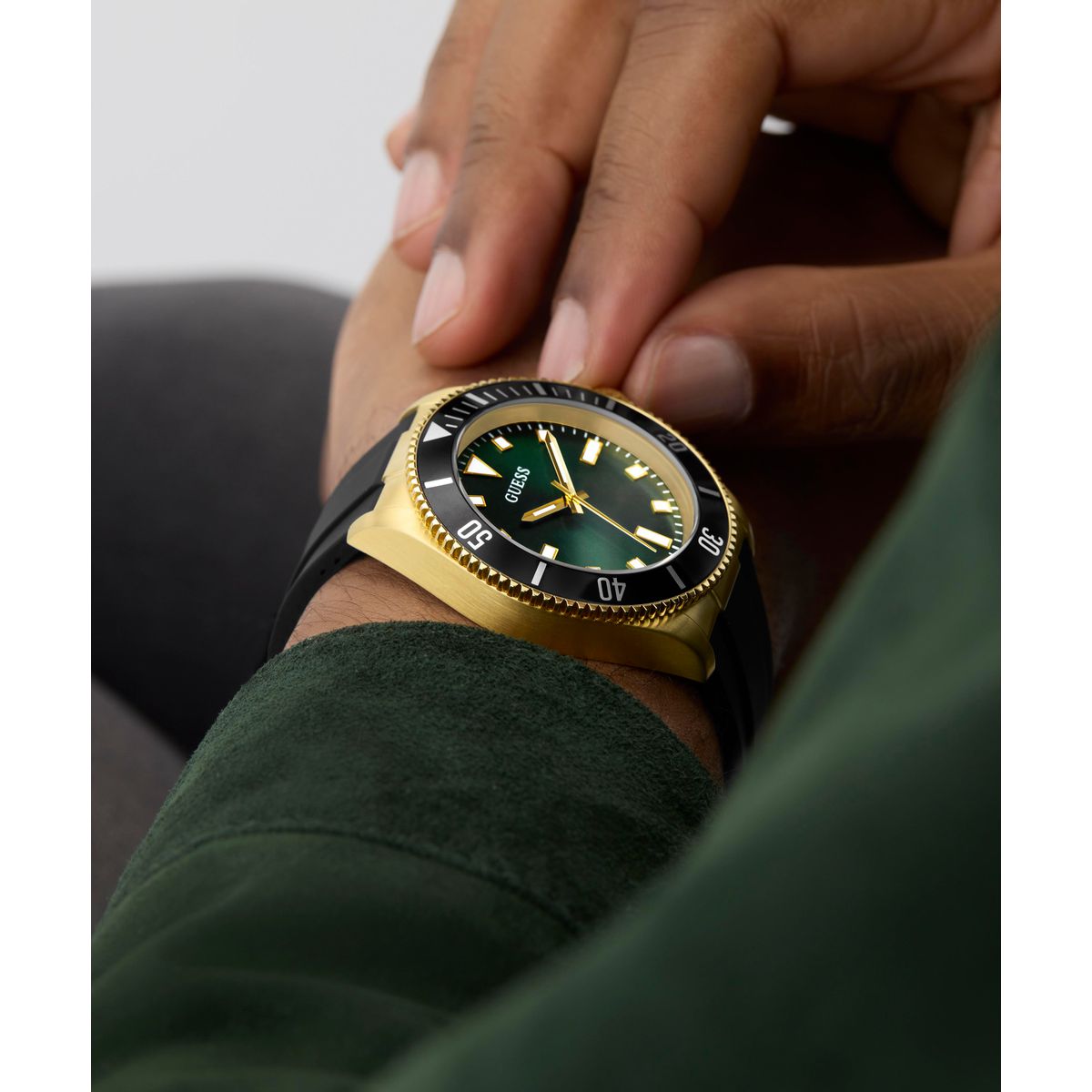 GUESS Mens WATCH GW0969G2