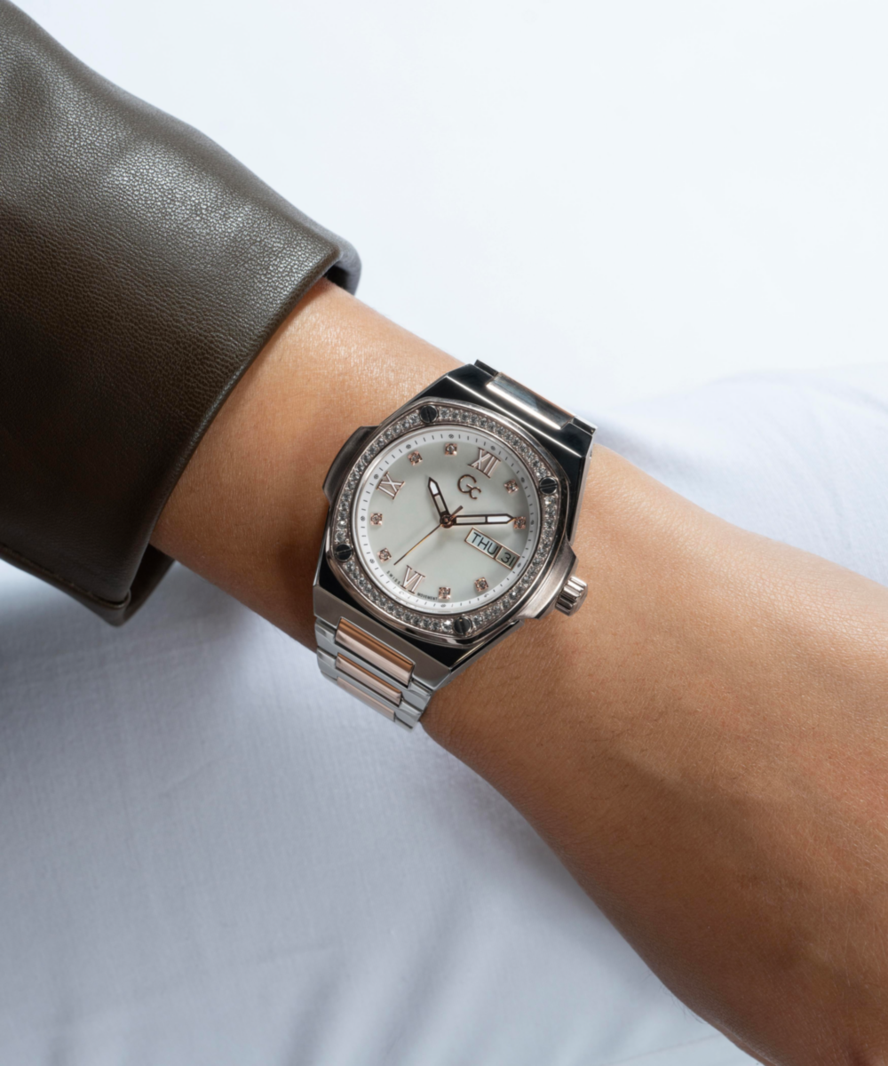 GC  Women's ANALOG WATCH Y98005L1MF