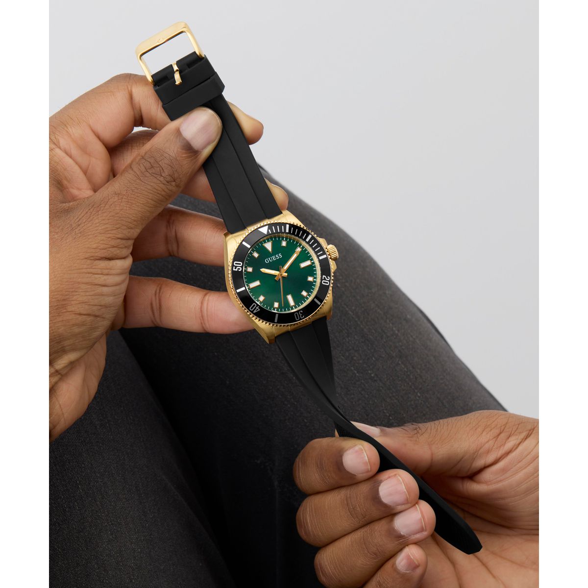 GUESS Mens WATCH GW0969G2
