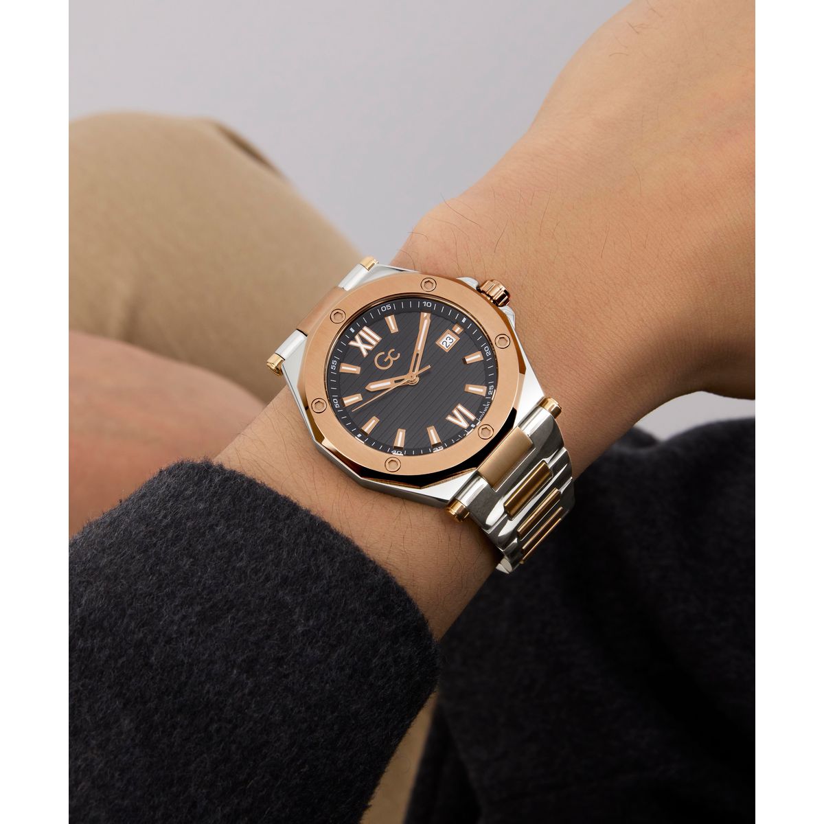Gc Legacy Sleek Metal Men Watch Silver & Rose Gold Stainless Steel Bracelet Z67002G2